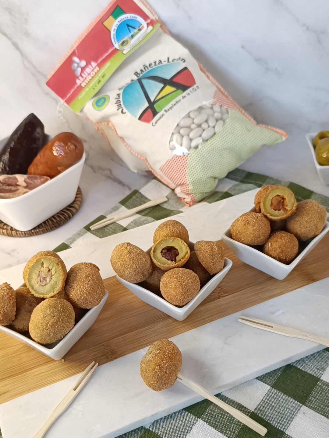 ACEITUNAS RELLENAS DE ALUBIA DE LA BAÑEZA–LEÓN (VARIEDAD RIÑÓN) CON COMPANGO LEONÉS