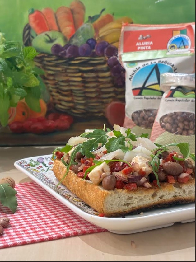 BRUSCHETAS "TIERRA Y MAR" (alubias pintas y bacalao)